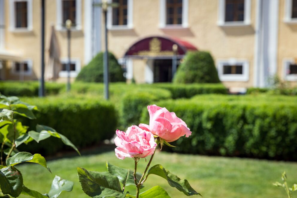 Blühender Schlossgarten im Schloss Hotel Mondsee