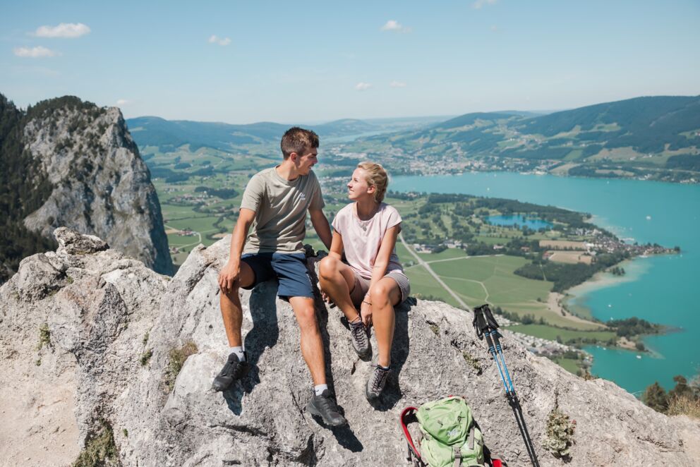 Erleben Sie beim Wandern im Salzkammergut das atemberaubende Bergpanorama der Österreichischen Alpen